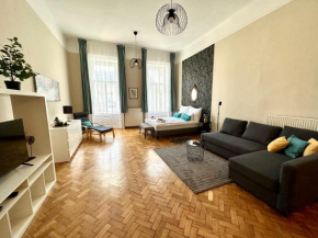 ORANGEHOMES Peaceful apartment next to Central Market Hall Budapest